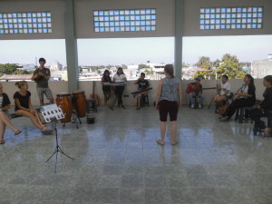 Taller de orquesta experimental improvisada.